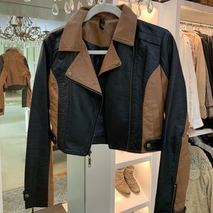 Cropped pleather Jacket